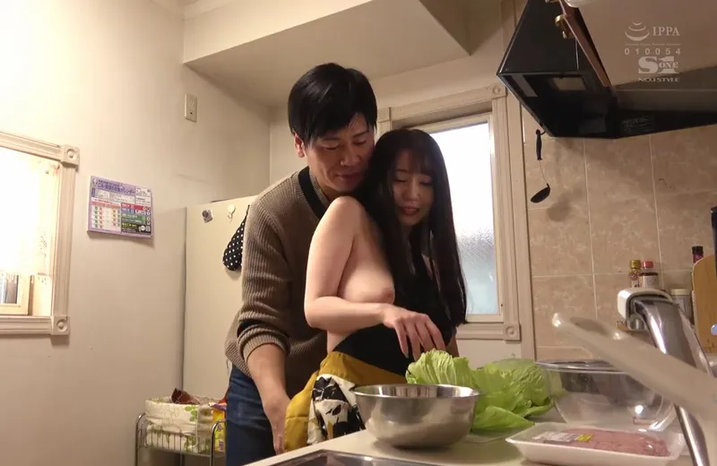 Nghi ngờ vợ địt nhau, người chồng lén lắp camera và chứng kiến tất cả